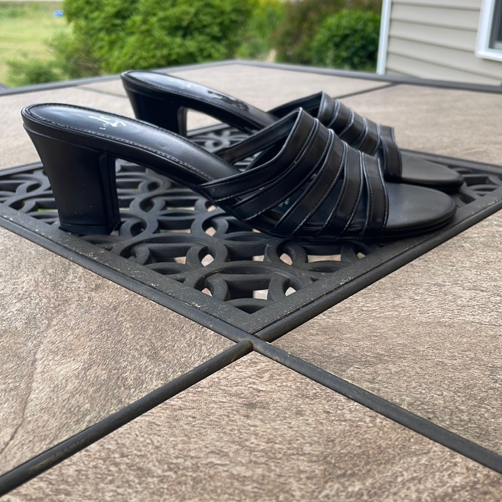 Life Stride Stratus Black Heeled Sandals Size 8.5